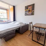 L\'ArèneParking PrivéWIFIPiscineBalcon
